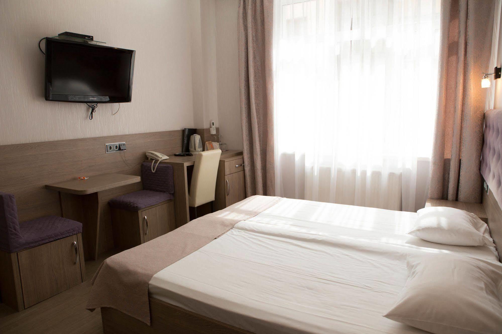 Hotel Elegant Kiew Exterior foto