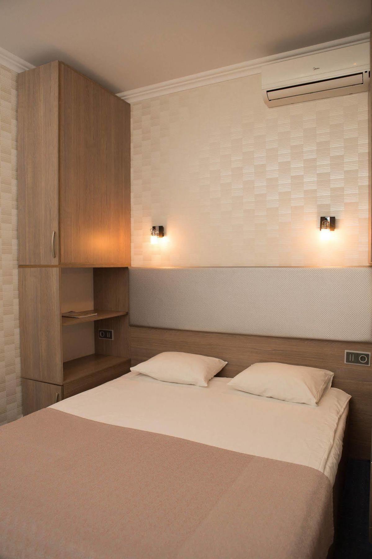 Hotel Elegant Kiew Exterior foto